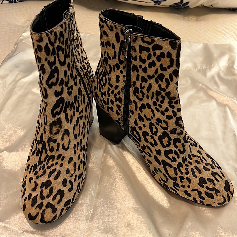 Halogen Leopard Booties